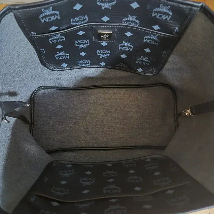 [SOLD OUT] [BUNJANG] MCM Logo Shopper Tote Bag / MCM 블랙 로고 쇼퍼백 토트백