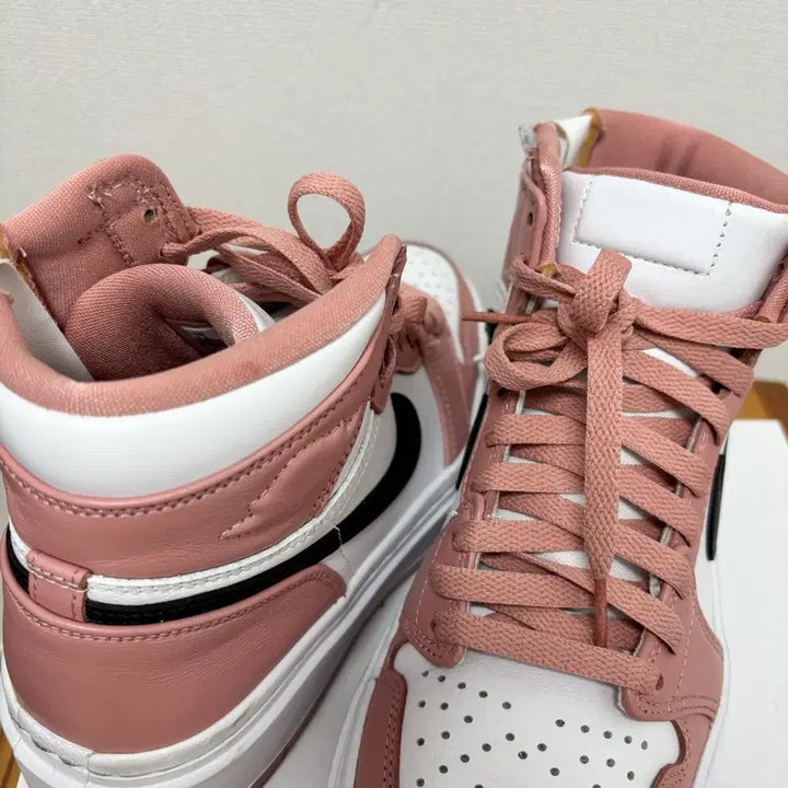[SOLD OUT] 조던1 엘리베이트 하이 레드 스타더스트 우먼스