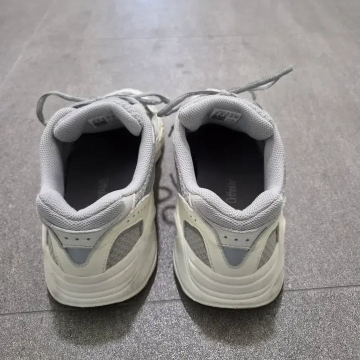 [BUNJANG] Adidas Yeezy Boost 700 Static Sneakers / 아디다스 이지부스트700 스태틱 290mm