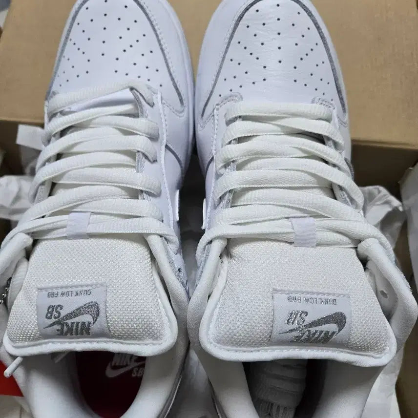 [BUNJANG] Nike Supreme SB Dunk Low 265 Sneakers / 나이키 슈프림sb덩크 로우 265