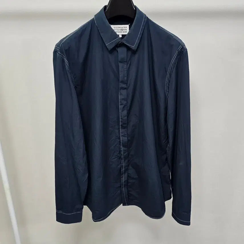 [SOLD OUT] 메종 마르지엘라 백로고 스티치 셔츠 43사이즈 판매