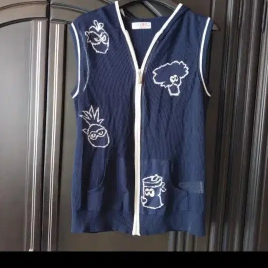 [BUNJANG] LIZARD Sisley Embroidered Knit Vest / LIZARD 시스리자수 니트 조끼