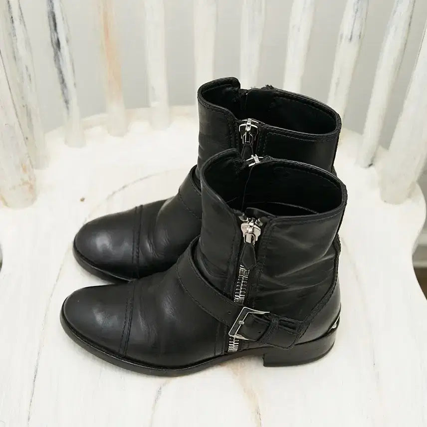 [SOLD OUT] 미우미우 앵클 모토부츠