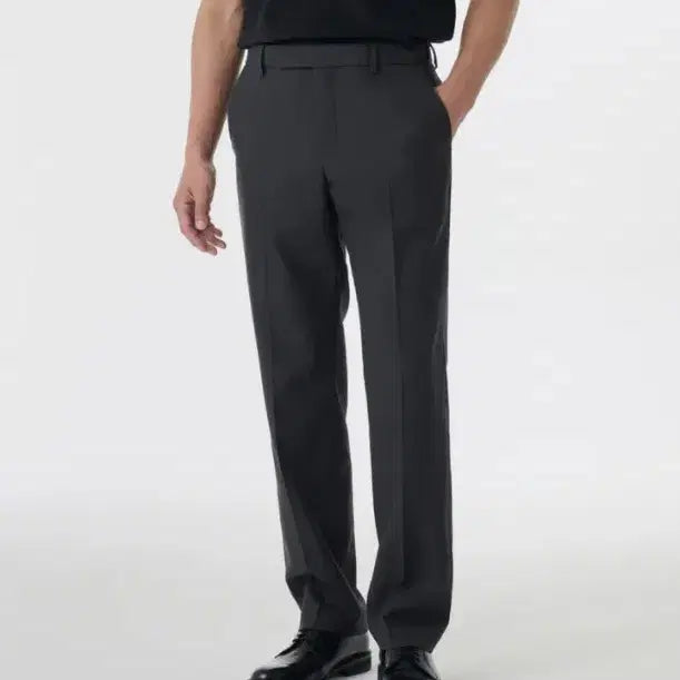 [BUNJANG] Musinsa Standard Wool Blend Semi Wide Hidden Banding Slacks Charcoal / 32] 무신사스탠다드 울 블렌드 세미 와이드 히든 밴딩 슬랙스 [차콜 그
