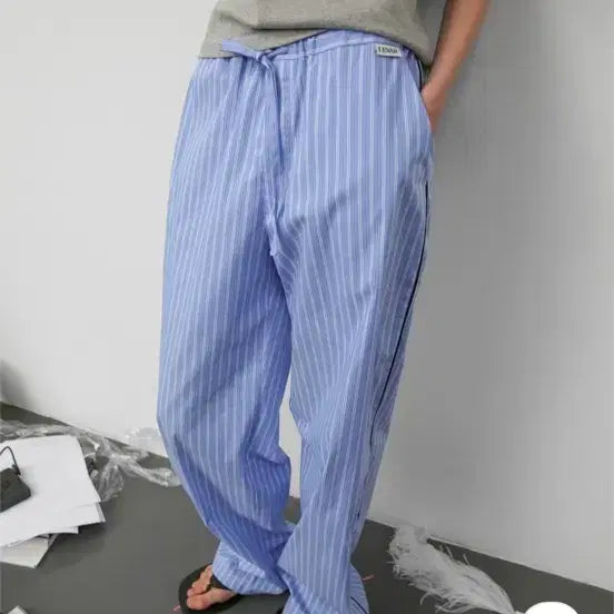 [BUNJANG] LEVAR Pinstripe Lounge Pants / (새상품) LEVAR 르바 핀스트라이프 팬츠 택O