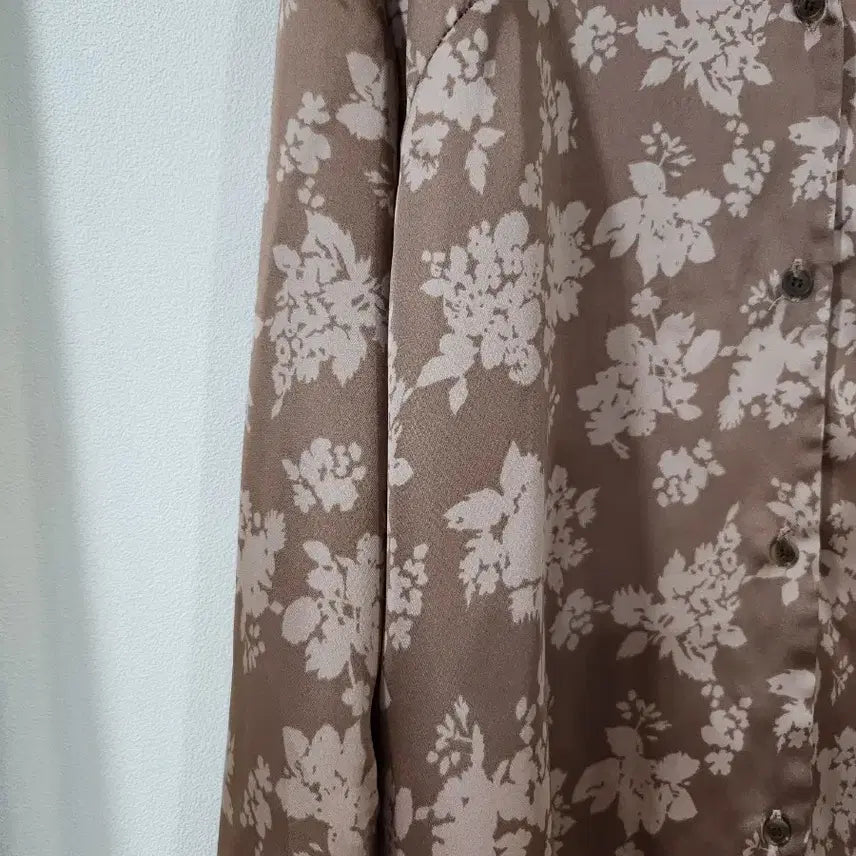 [BUNJANG] Brown Floral Silk Blouse / 택채새제품) 브라운 플로럴 실크 블라우스 55,66