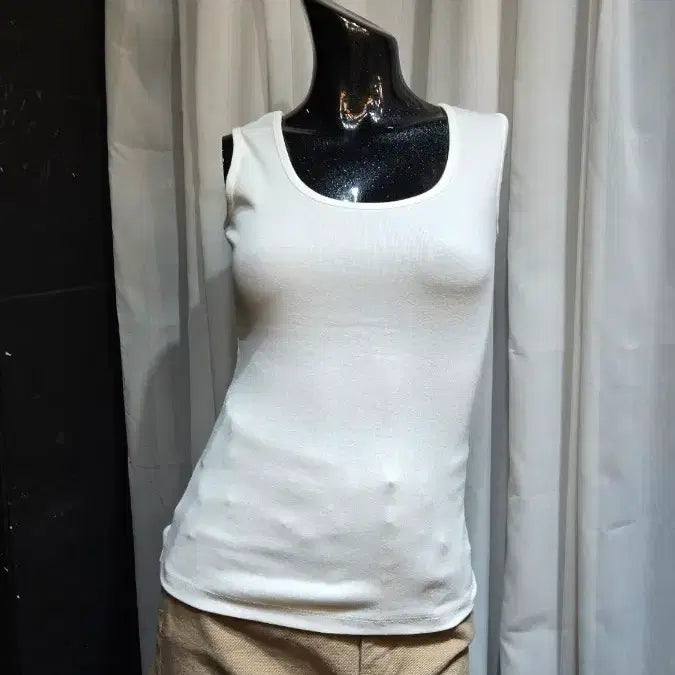 [BUNJANG] Basic White Tank Top / 화이트 기본 나시