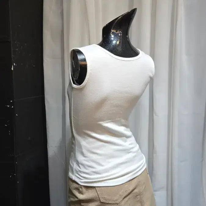 [BUNJANG] Basic White Tank Top / 화이트 기본 나시