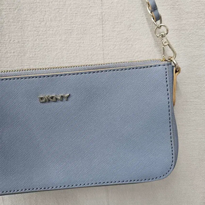 [BUNJANG] DKNY Saffiano Chain Mini Bag / DKNY  사피아노 체인미니백 손가방