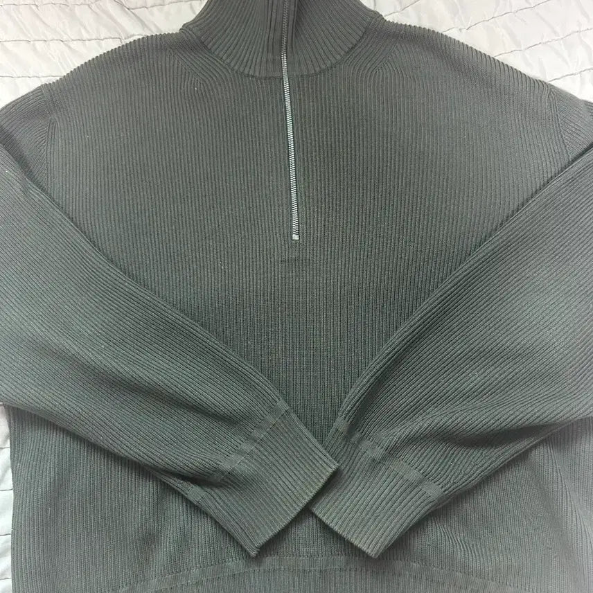 [BUNJANG] COS Wool Blended Half Zip-Up Knit / COS 울 블렌디드 하프 집업 카키