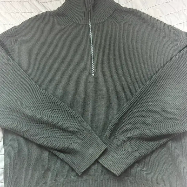 [BUNJANG] COS Wool Blended Half Zip-Up Knit / COS 울 블렌디드 하프 집업 카키