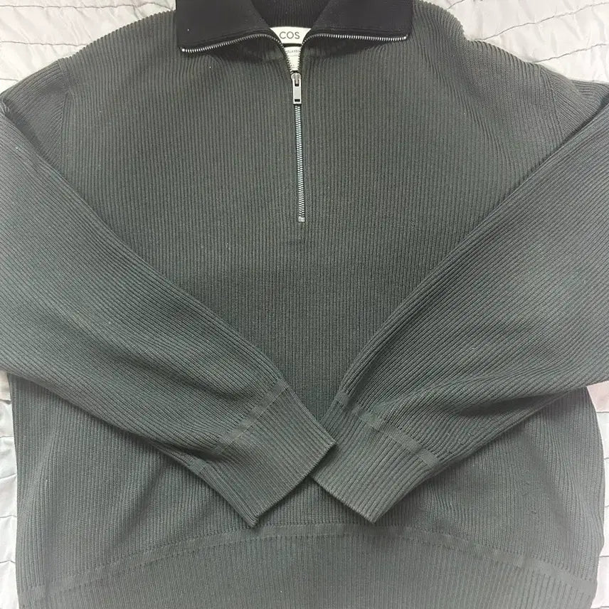[BUNJANG] COS Wool Blended Half Zip-Up Knit / COS 울 블렌디드 하프 집업 카키