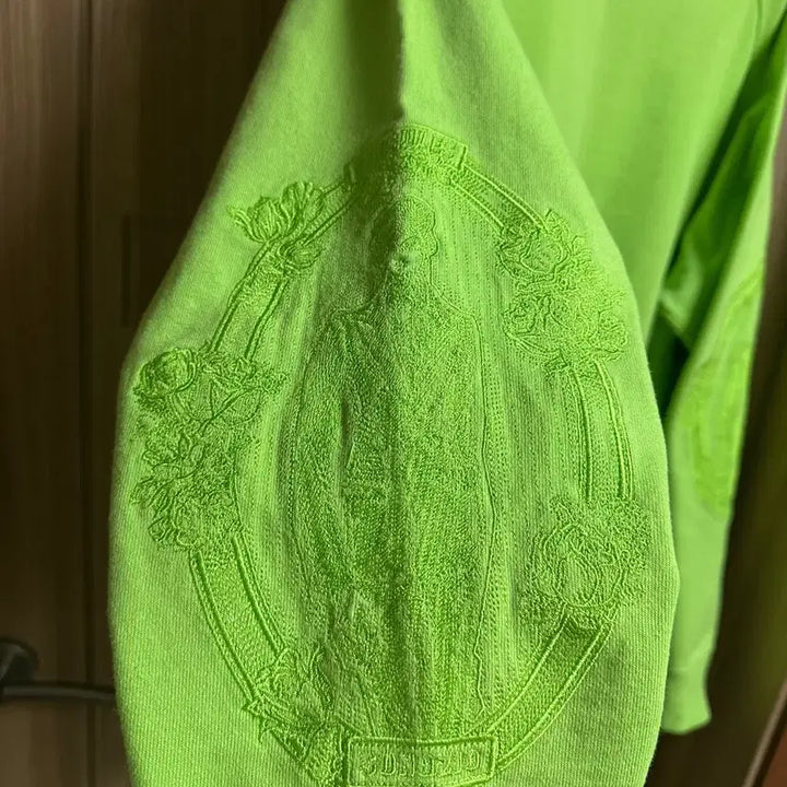 [BUNJANG] Songzio Homme Embroidered Artwork Sweatshirt (Size 100) / 송지오옴므 자수 아트워크 맨투맨 [ 100 ]