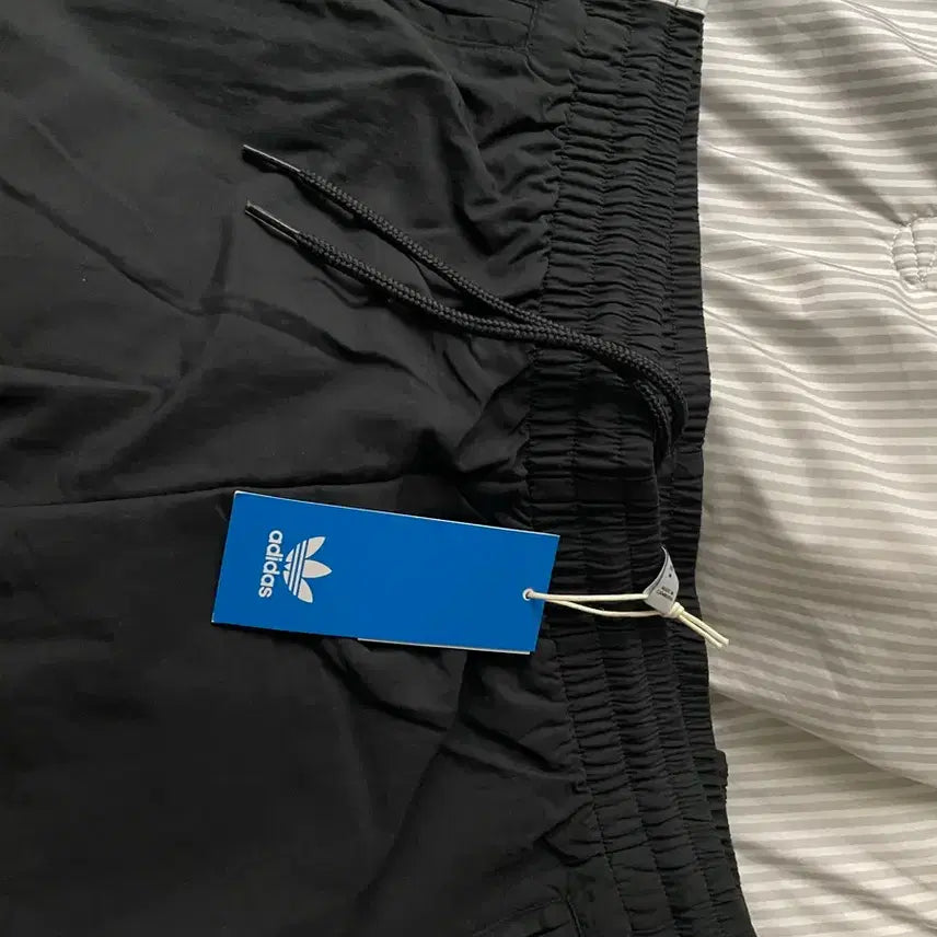 [BUNJANG] Adidas Woven Track Pants / 아디다스 우븐 트랙팬츠 판매합니다