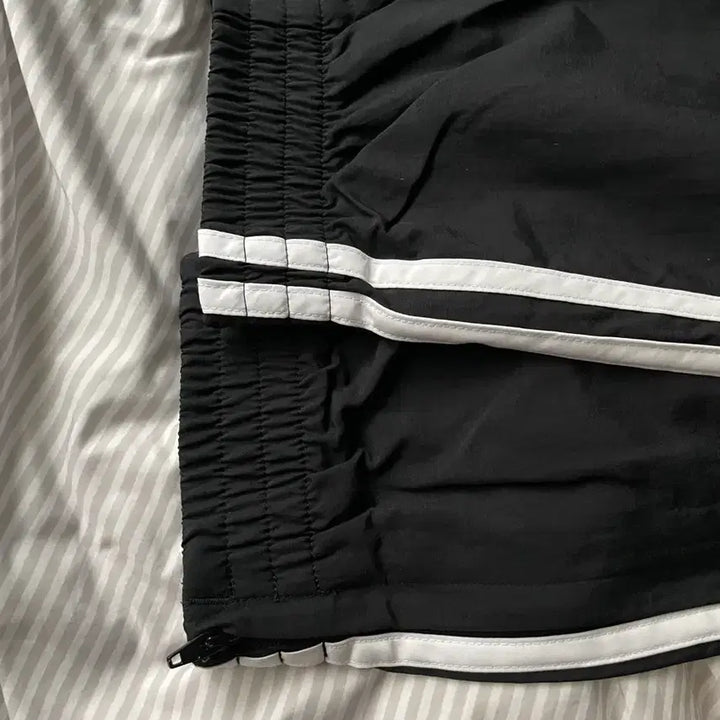 [BUNJANG] Adidas Woven Track Pants / 아디다스 우븐 트랙팬츠 판매합니다
