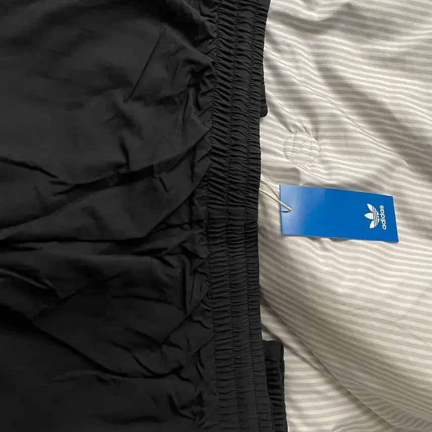 [BUNJANG] Adidas Woven Track Pants / 아디다스 우븐 트랙팬츠 판매합니다