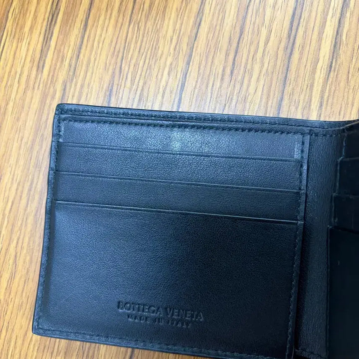 [SOLD OUT] 보테가 베네타 블랙 반지갑 풀박스