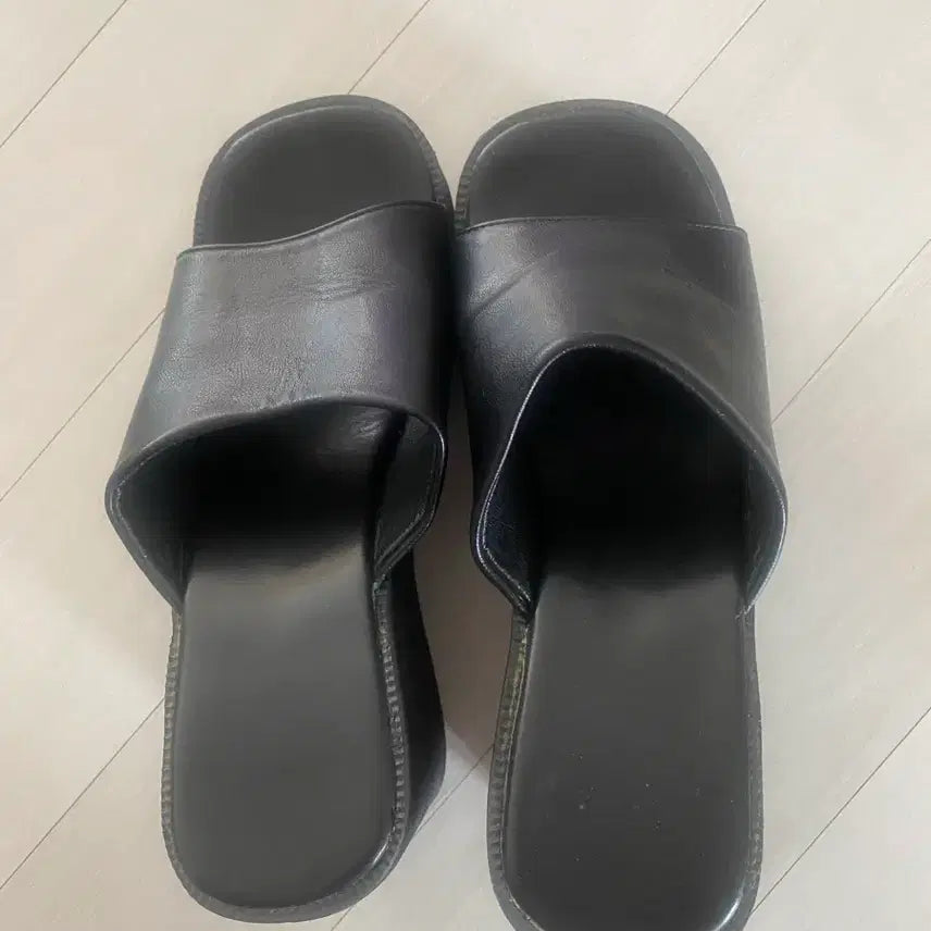 [BUNJANG] Black Leather Platform Slippers / 블랙 가죽 슬리퍼 굽높이 9센치
