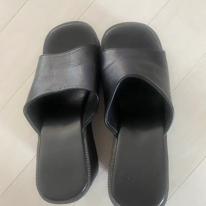 [BUNJANG] Black Leather Platform Slippers / 블랙 가죽 슬리퍼 굽높이 9센치