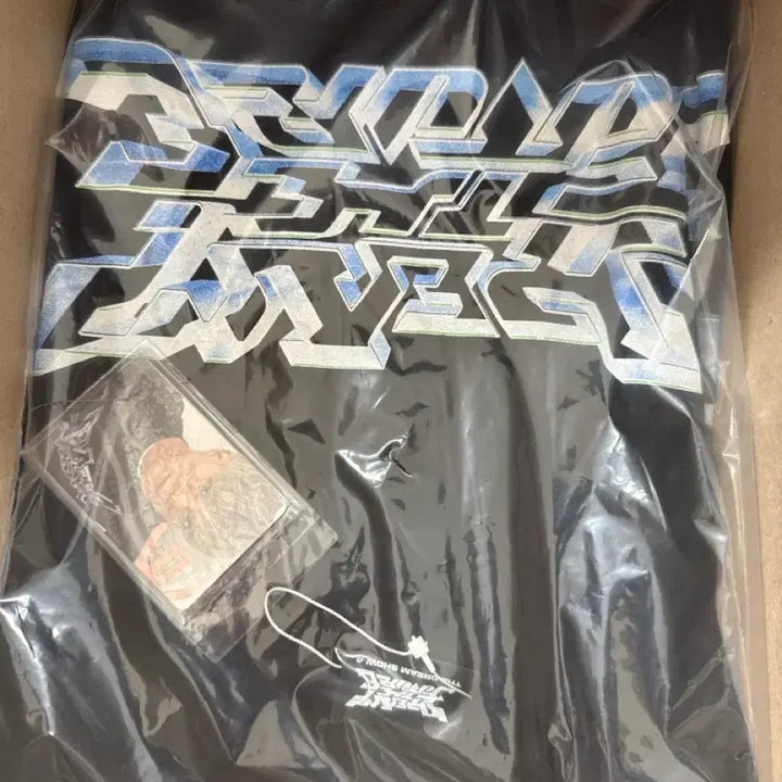 [BUNJANG] NCT Dream Show Black and White T-shirt Bundle Set / NCT DREAM SHOW 흑백 티셔츠 + 포토카드+스티커+베이즈 미개봉