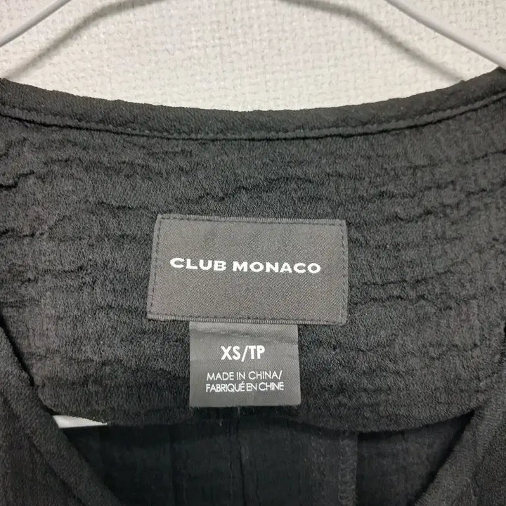 [BUNJANG] Club Monaco Black Zipper Pleated Blouse / 클럽모나코 블랙 지퍼 플리츠 블라우스