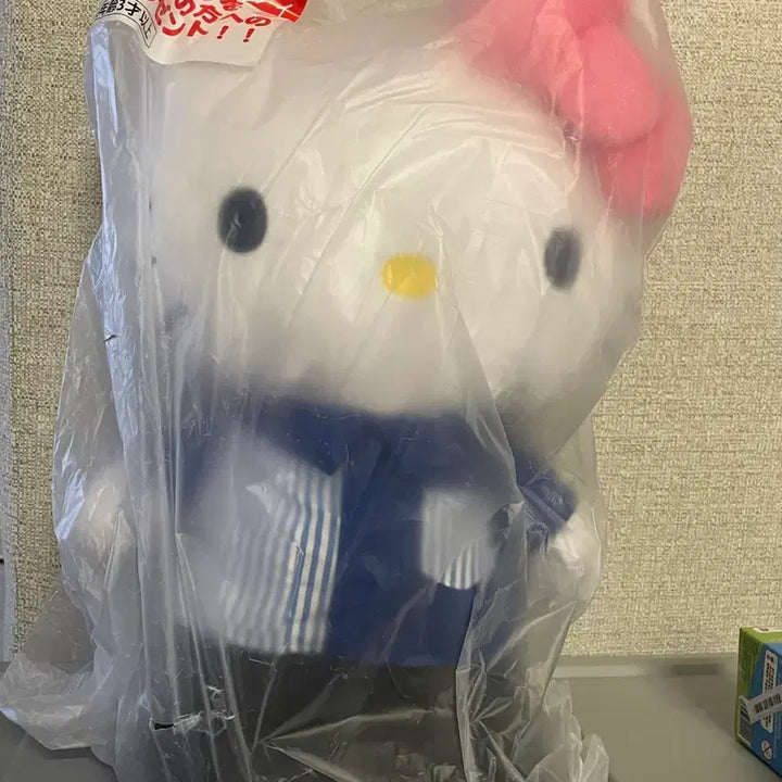 [BUNJANG] Sanrio Hello Kitty 50th Anniversary Lawson Limited Plush / 로손 50주년 산리오 캐릭터즈 아타리 쿠지 라스트원 로손 점원 키티 인형