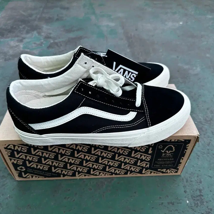 [BUNJANG] Vans Old Skool Black Sneakers 275mm / 반스 올드스쿨 블랙 스니커즈 275mm 새상품