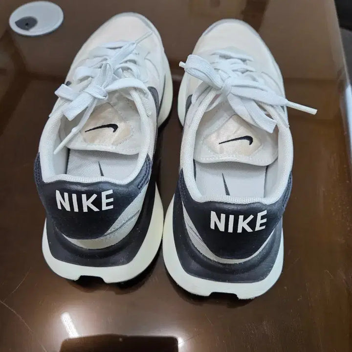 [BUNJANG] Nike V2K Run Sneakers / 나이키 V2K런  운동화245