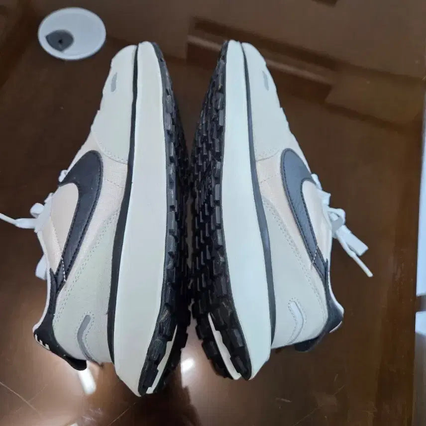[BUNJANG] Nike V2K Run Sneakers / 나이키 V2K런  운동화245