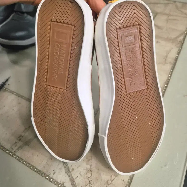[SOLD OUT] 내셔널지오그래픽 아동 슬립온 오렌지색 세탁완료