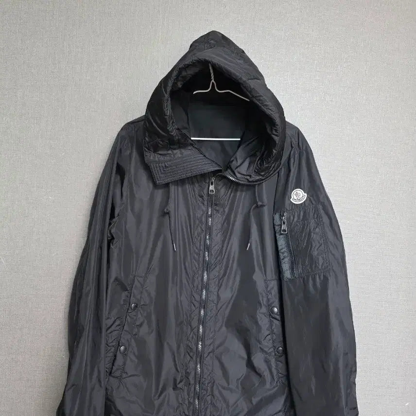 [BUNJANG] Moncler Black Hooded Windbreaker Jacket / 몽클레어 블랙 후드 바람막이 자켓