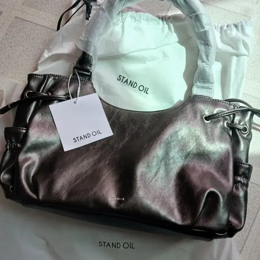 [SOLD OUT] 새상품 스탠드오일 브리지백 미니 메탈릭 그레이