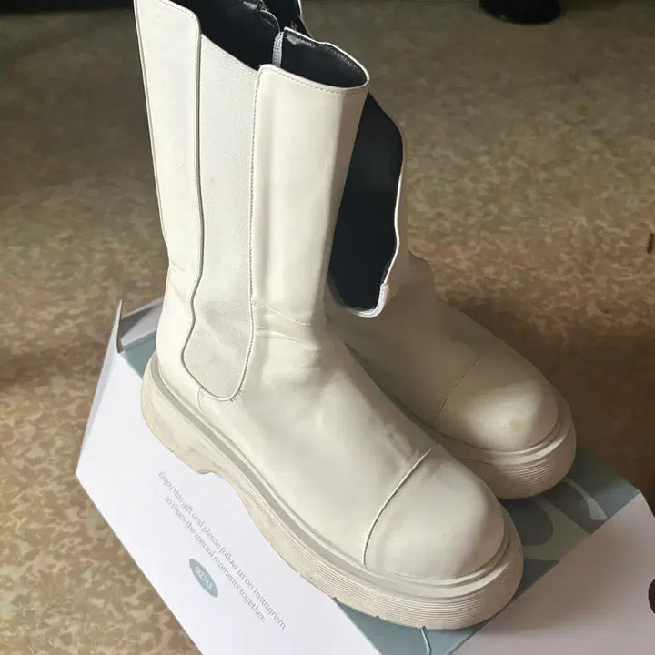 [BUNJANG] Salt &amp; Chocolate Chelsea Mid Boots (Size 240) / 솔트앤초콜릿 첼시미들부츠 240
