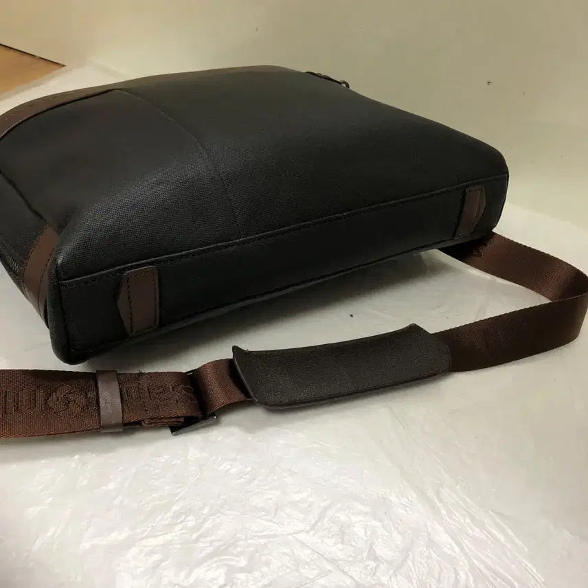 [SOLD OUT] 샘소나이트 크로스백@9928
