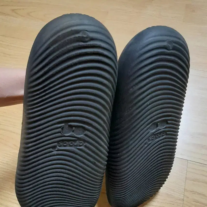 [SOLD OUT] 크록스 슬리퍼 블랙 250