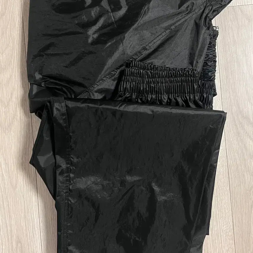 [BUNJANG] Black Windbreaker Jacket Set / 블랙 바람막이 점퍼 새상품 상/하의 세트