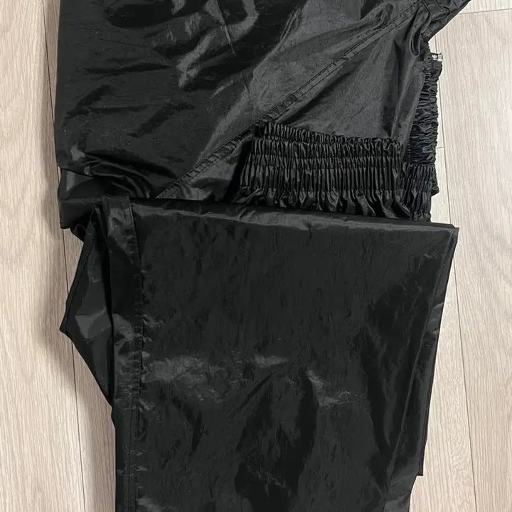 [BUNJANG] Black Windbreaker Jacket Set / 블랙 바람막이 점퍼 새상품 상/하의 세트