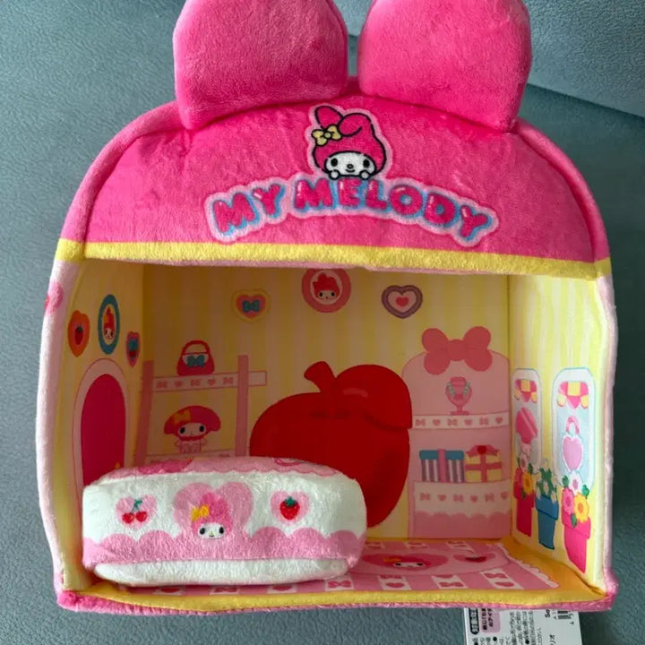 [BUNJANG] Sanrio My Melody Doll House with Sofa and Apple Accessories / 산리오 마이멜로디 인형 하우스