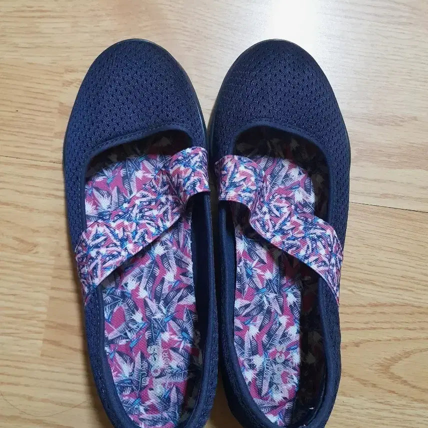 [BUNJANG] Crocs Navy Flower Mary Jane Flats 240 / 크록스 네이비 플라워 여성 메리제인 단화 240