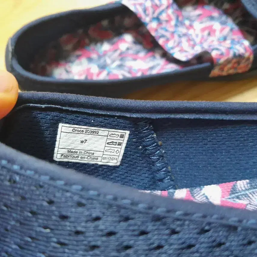[BUNJANG] Crocs Navy Flower Mary Jane Flats 240 / 크록스 네이비 플라워 여성 메리제인 단화 240
