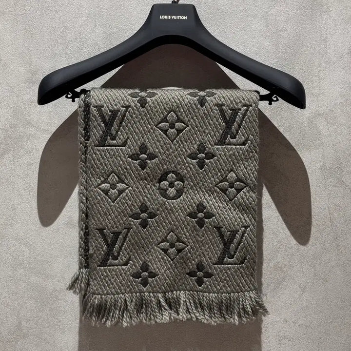 [BUNJANG] Louis Vuitton Monogram Logomania Scarf / { OS } 루이비통 모노그램 로고마니아 머플러