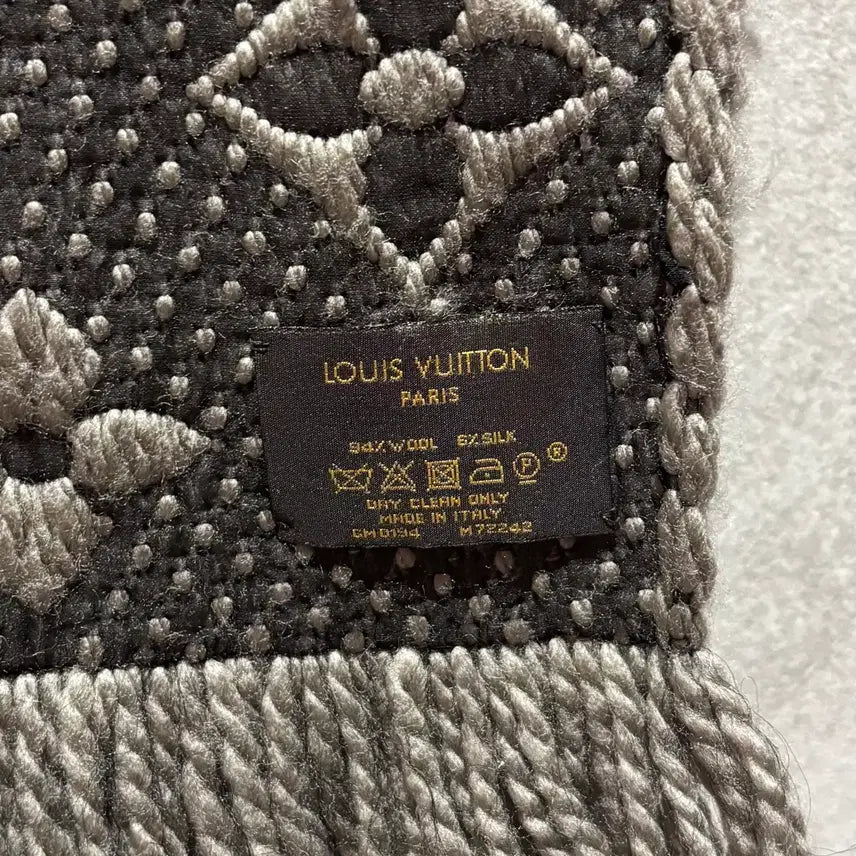 [BUNJANG] Louis Vuitton Monogram Logomania Scarf / { OS } 루이비통 모노그램 로고마니아 머플러
