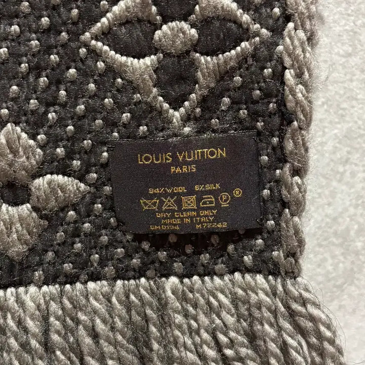 [BUNJANG] Louis Vuitton Monogram Logomania Scarf / { OS } 루이비통 모노그램 로고마니아 머플러