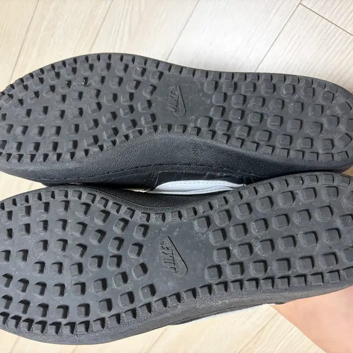 [SOLD OUT] 나이키 필드 제너럴 스니커즈