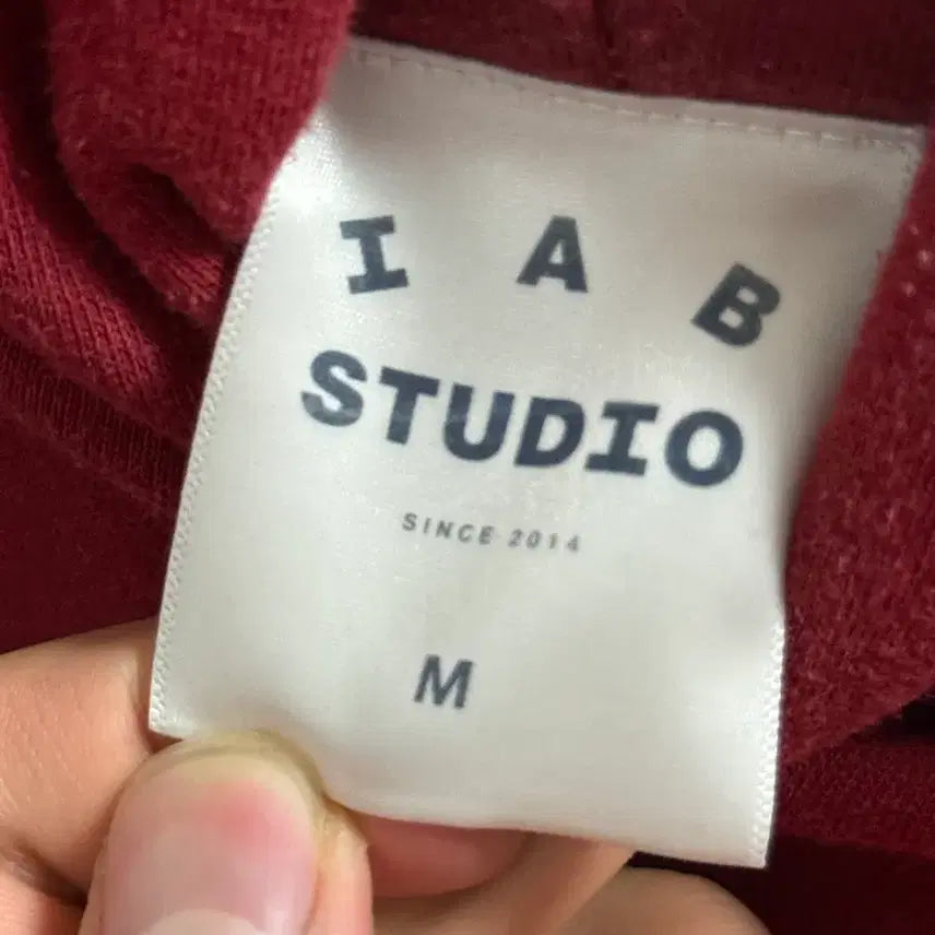 [BUNJANG] IAB Studio Raspberry Hoodie / IAB 스튜디오 라즈베리 후드티