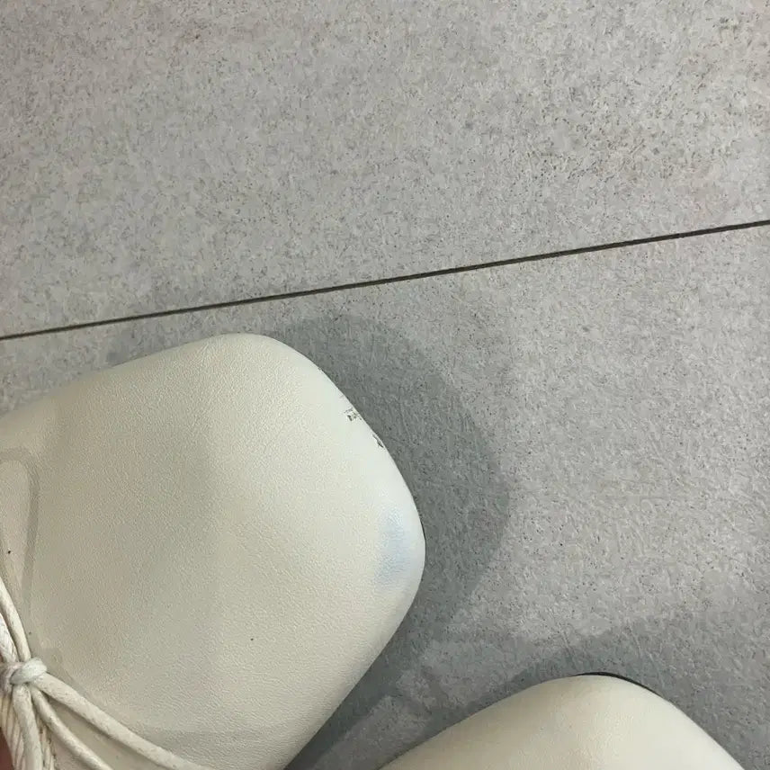 [BUNJANG] Ivory Ribbon Flats Size 235 / 아이보리 리본슈즈