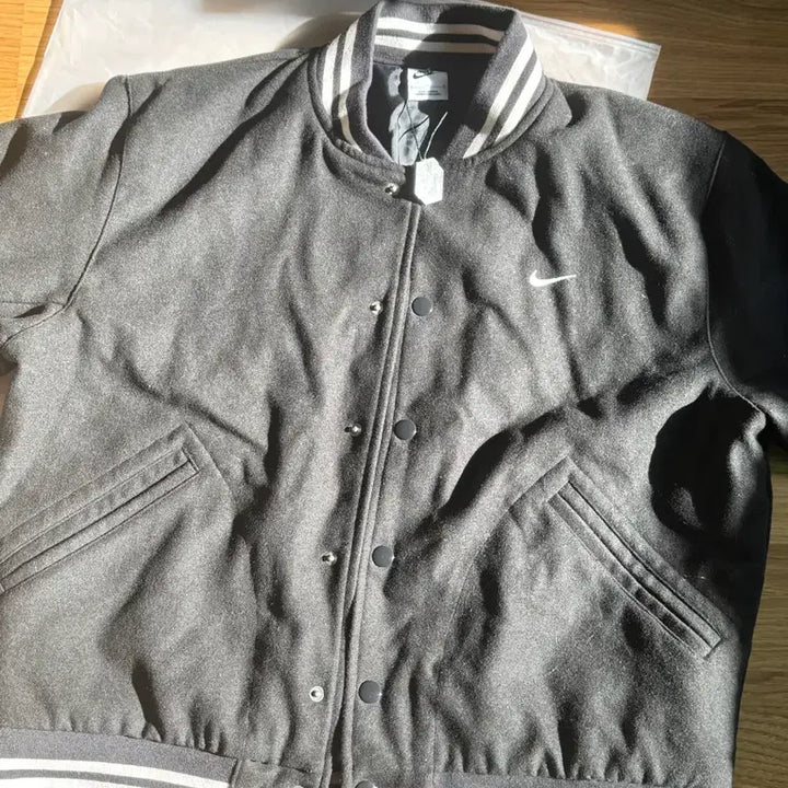 [BUNJANG] Nike NSW Authentic Varsity Jacket Black L / 나이키 NSW 어센틱 바시티 자켓 블랙 L