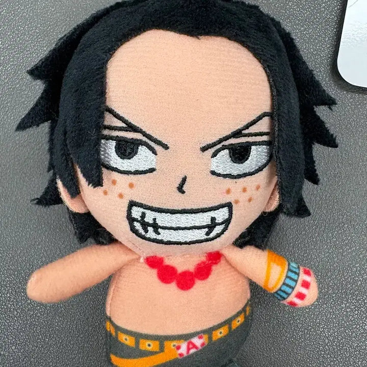 [BUNJANG] One Piece Ace Plush Keychain (12cm) / (미사용) 원피스 25주년 에이스 누이인형 키링 (12cm)