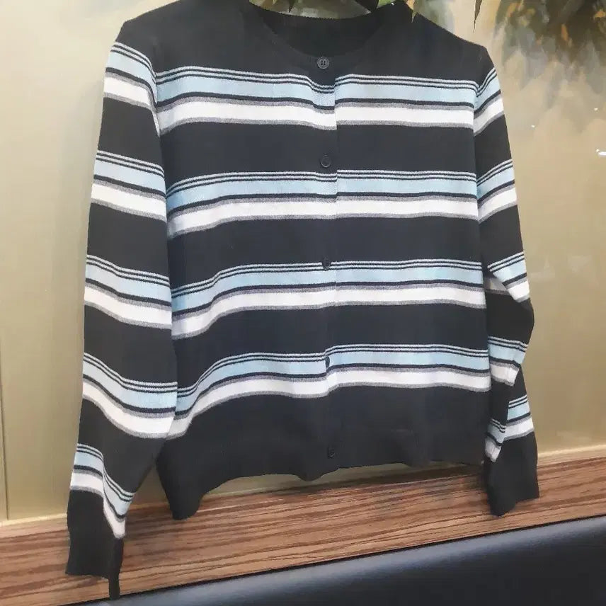 [BUNJANG] Stripe Pattern Knit Cardigan / 스트라이프 패턴니트 가디건