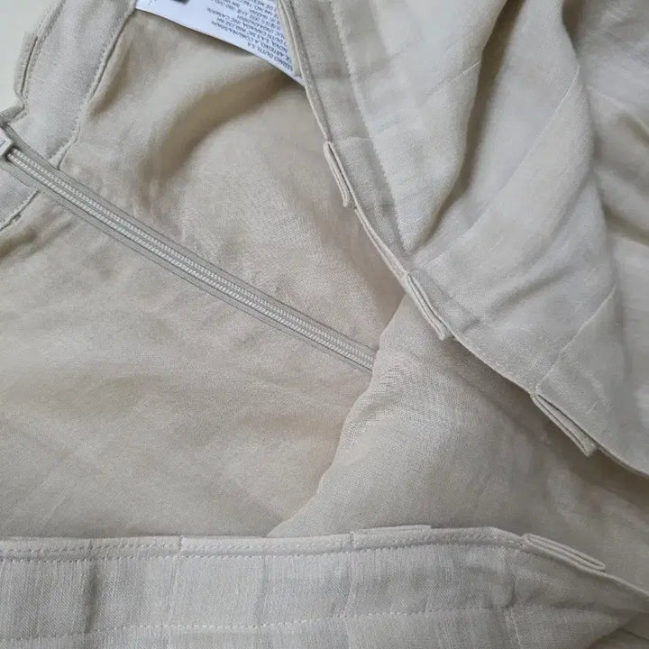[SOLD OUT] 마시모두띠 린넨 플리츠 스커트ㅡ밝은베이지